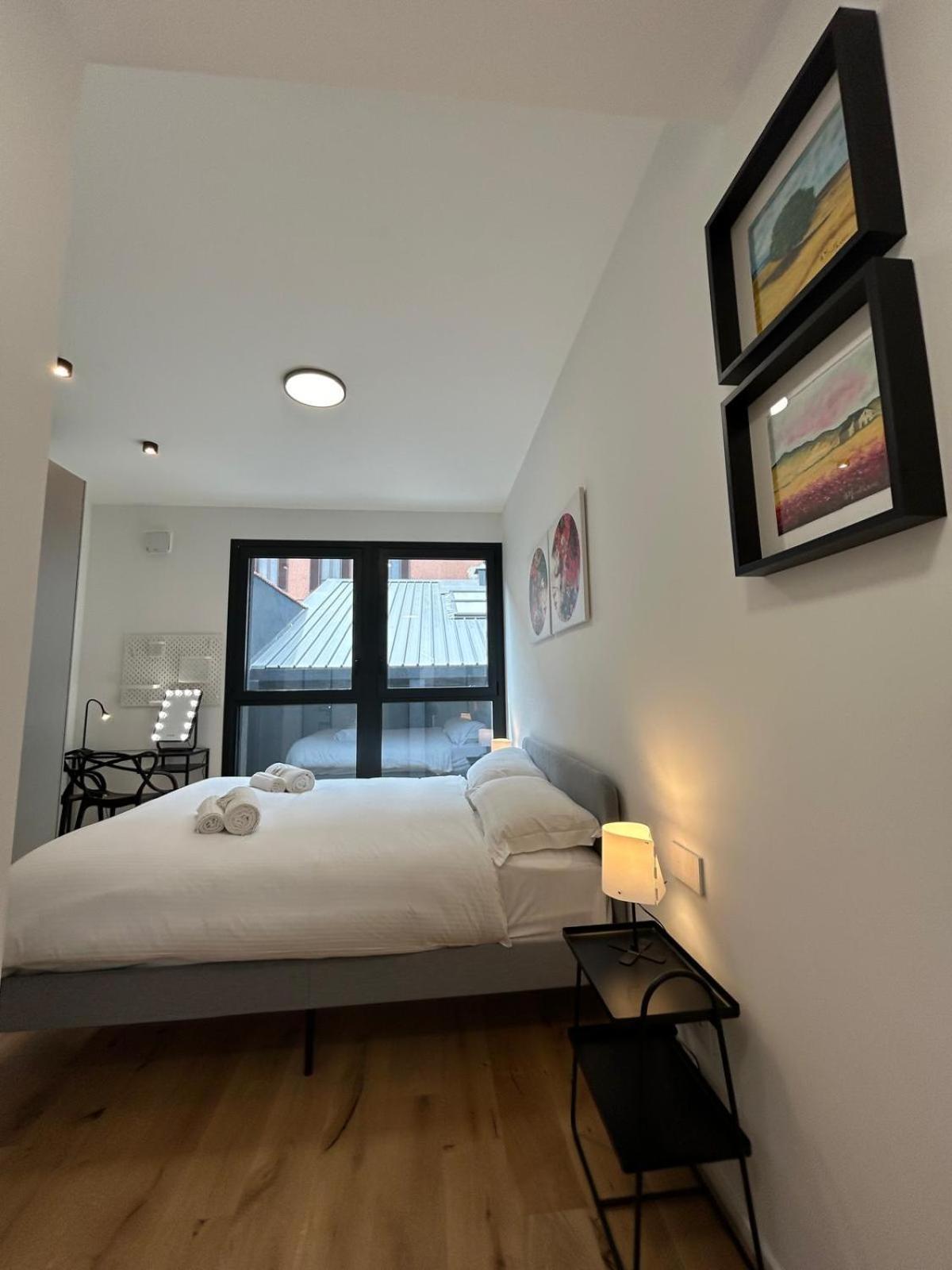 Kibilu Luxury Apt With Terrace, Isola District And Near Garibaldi Station ميلان المظهر الخارجي الصورة