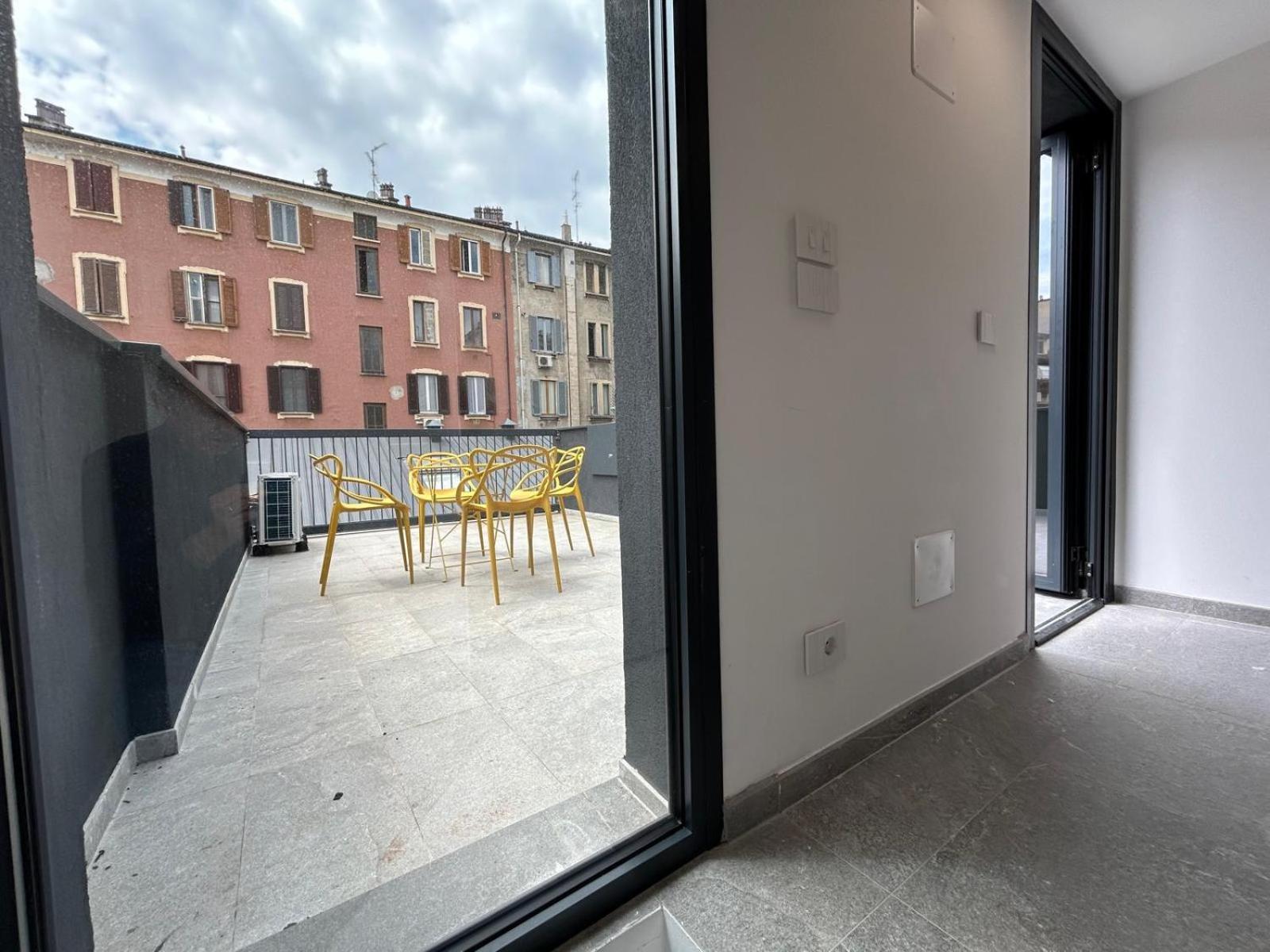 Kibilu Luxury Apt With Terrace, Isola District And Near Garibaldi Station ميلان المظهر الخارجي الصورة