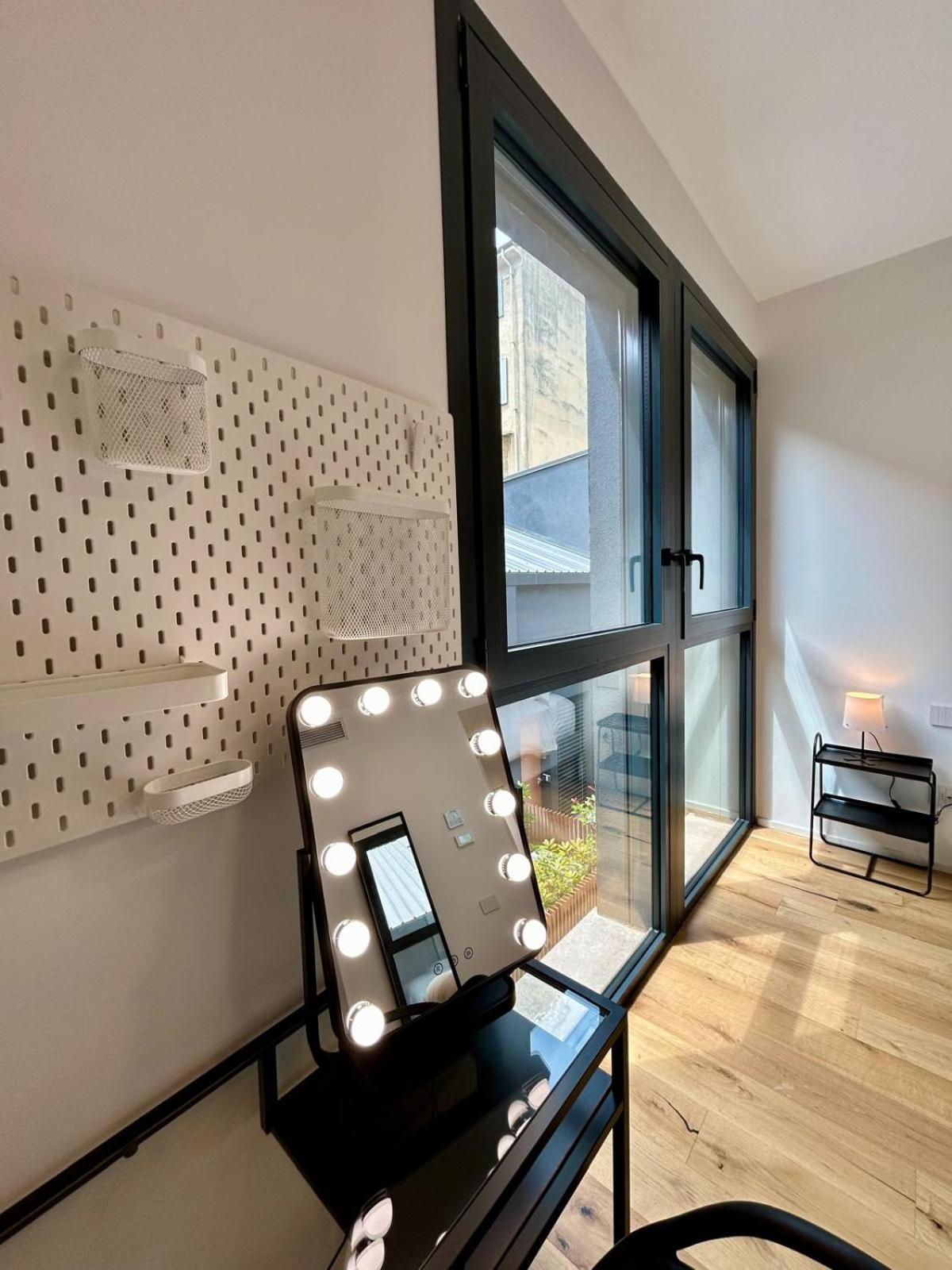 Kibilu Luxury Apt With Terrace, Isola District And Near Garibaldi Station ميلان المظهر الخارجي الصورة